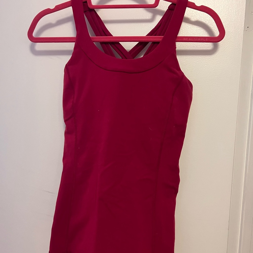 Lululemon Crossback tank with built-in bra. Size 6